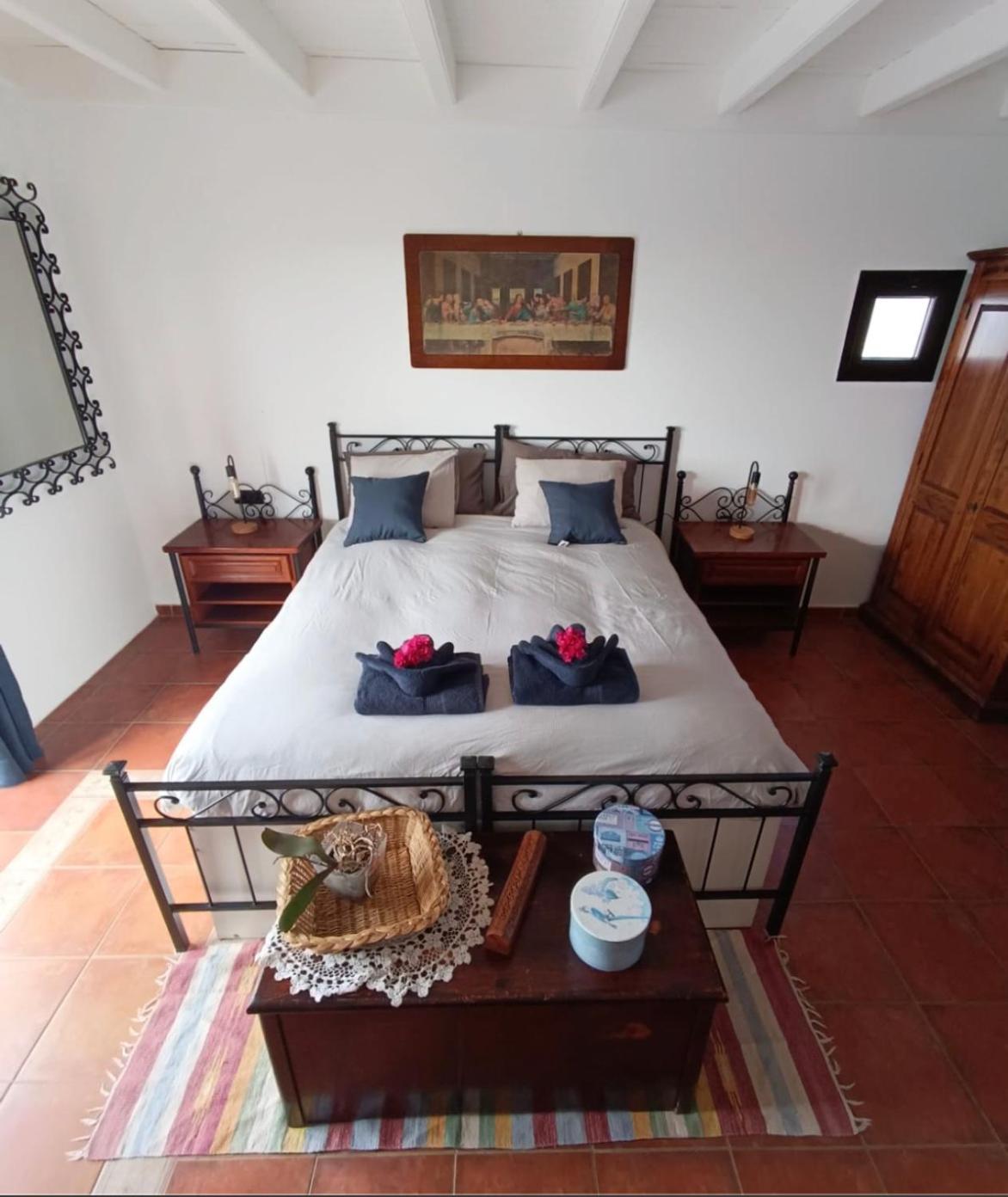 Elvira Hotel Tias Bagian luar foto